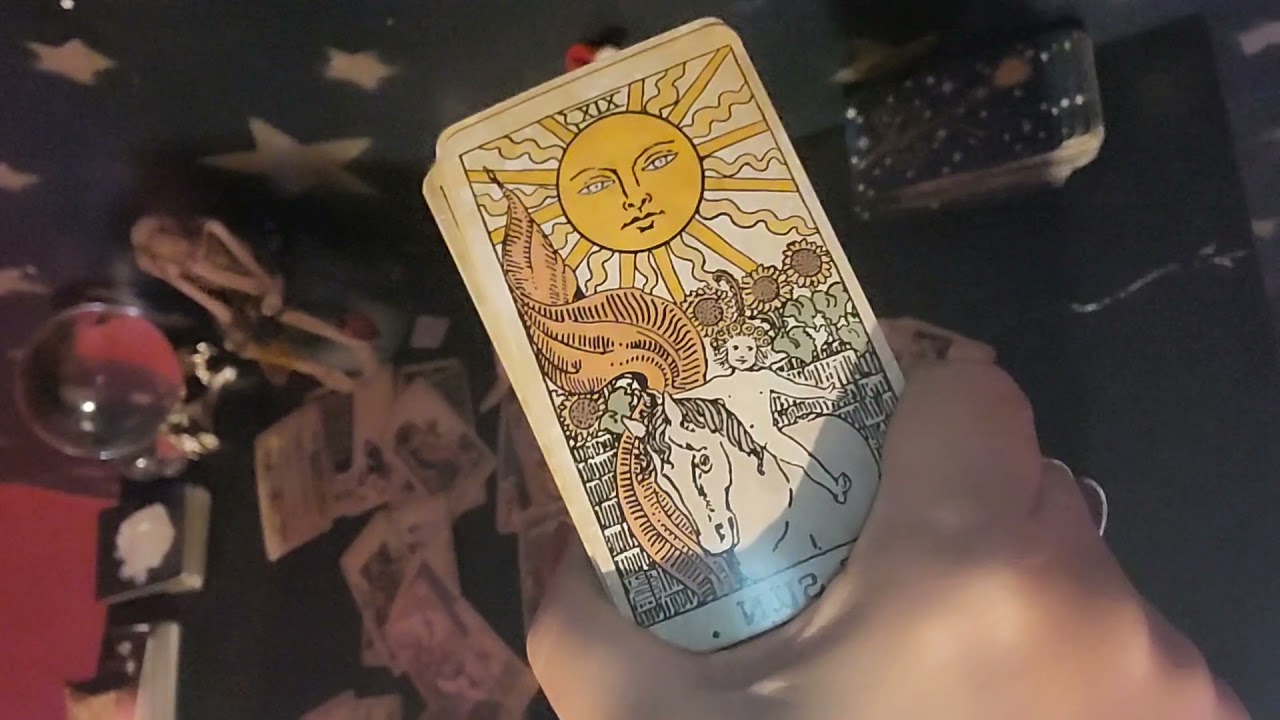 ♉ TAURUS 🐂 DECEMBER ❤️ THIS PERSON DOES NOT WANT TO LET GO, THEY'RE STUCK