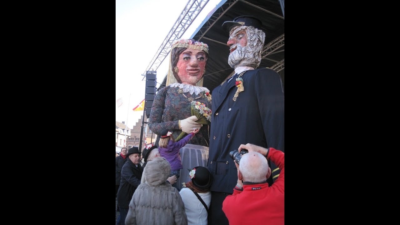 Schoten Schol 2014 beklonken met reuzenhuwelijk