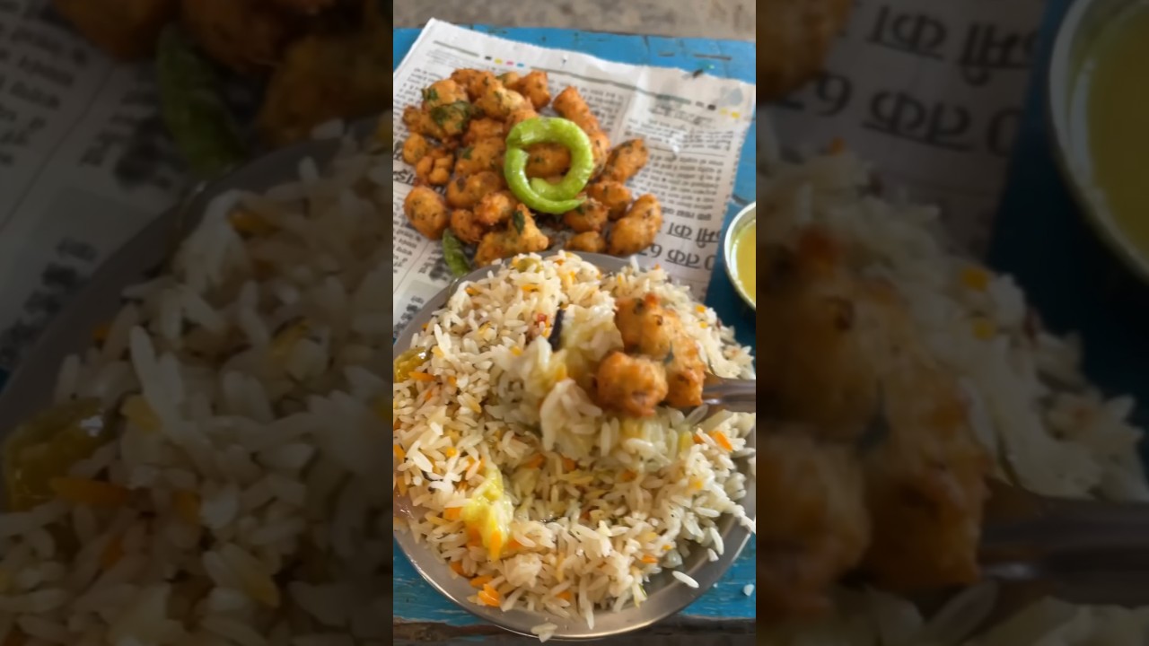 Khichdi bhajje of Hingoli (Masala Rice and Pakode)