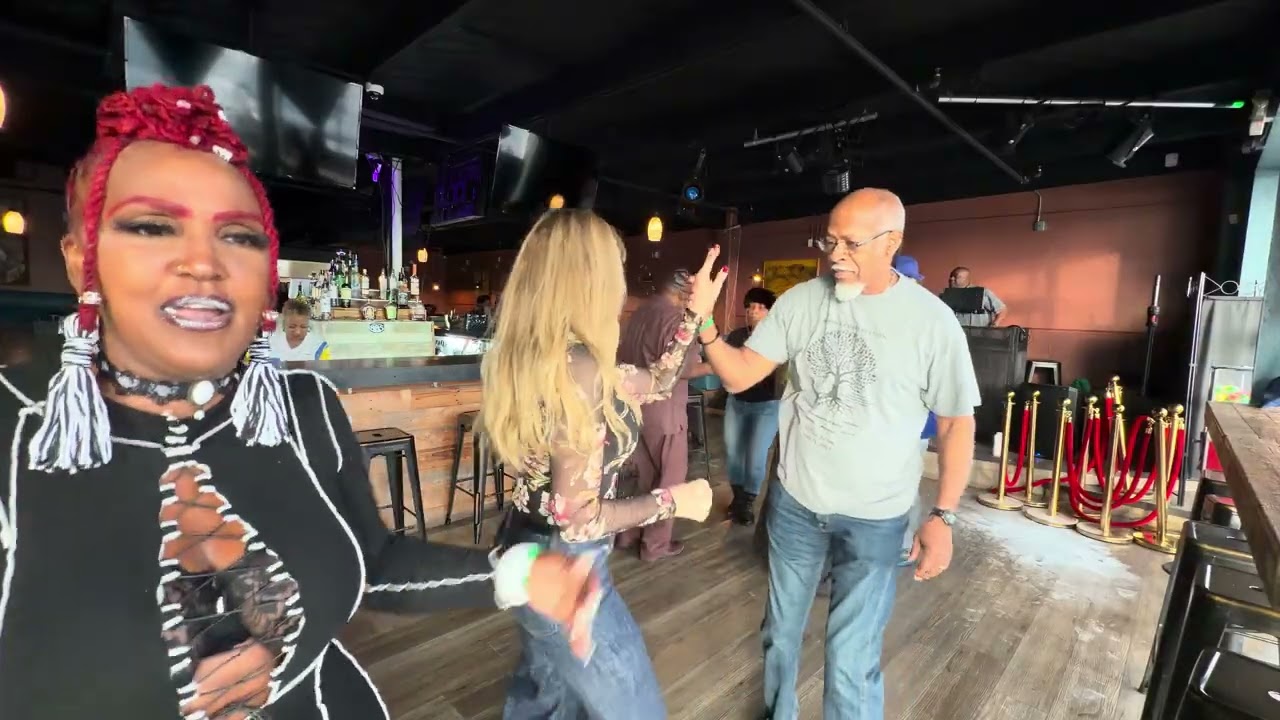 👸🏾💃🏾🕺🏾🥰 Club Palace in Sacramento California, what a lovely club and a lovely set👸🏾🥰💃🏾💃🏾