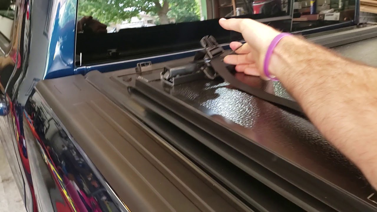 Mopar hard trifold open
