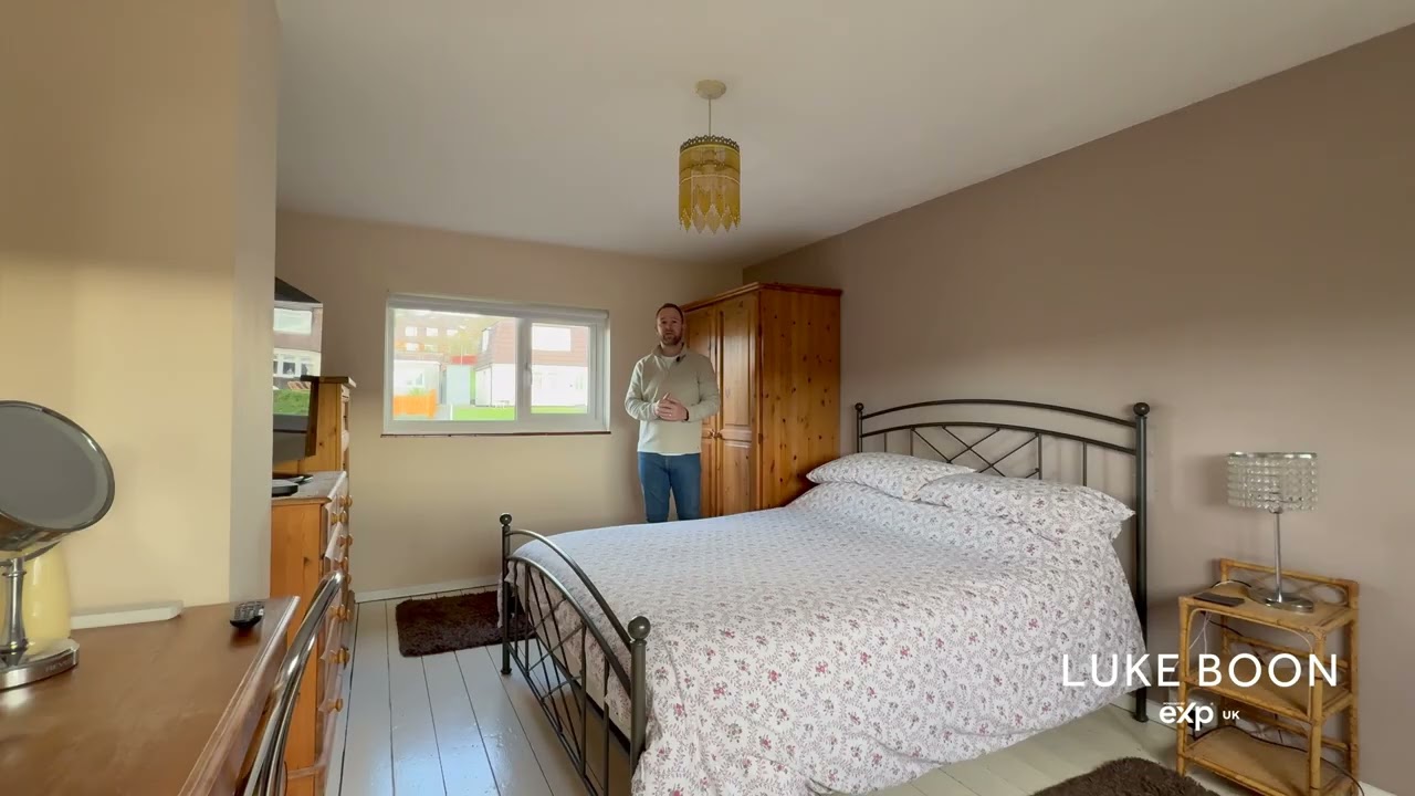 Budshead Road, Whitleigh - Two double bedroom starter home with a south facing garden