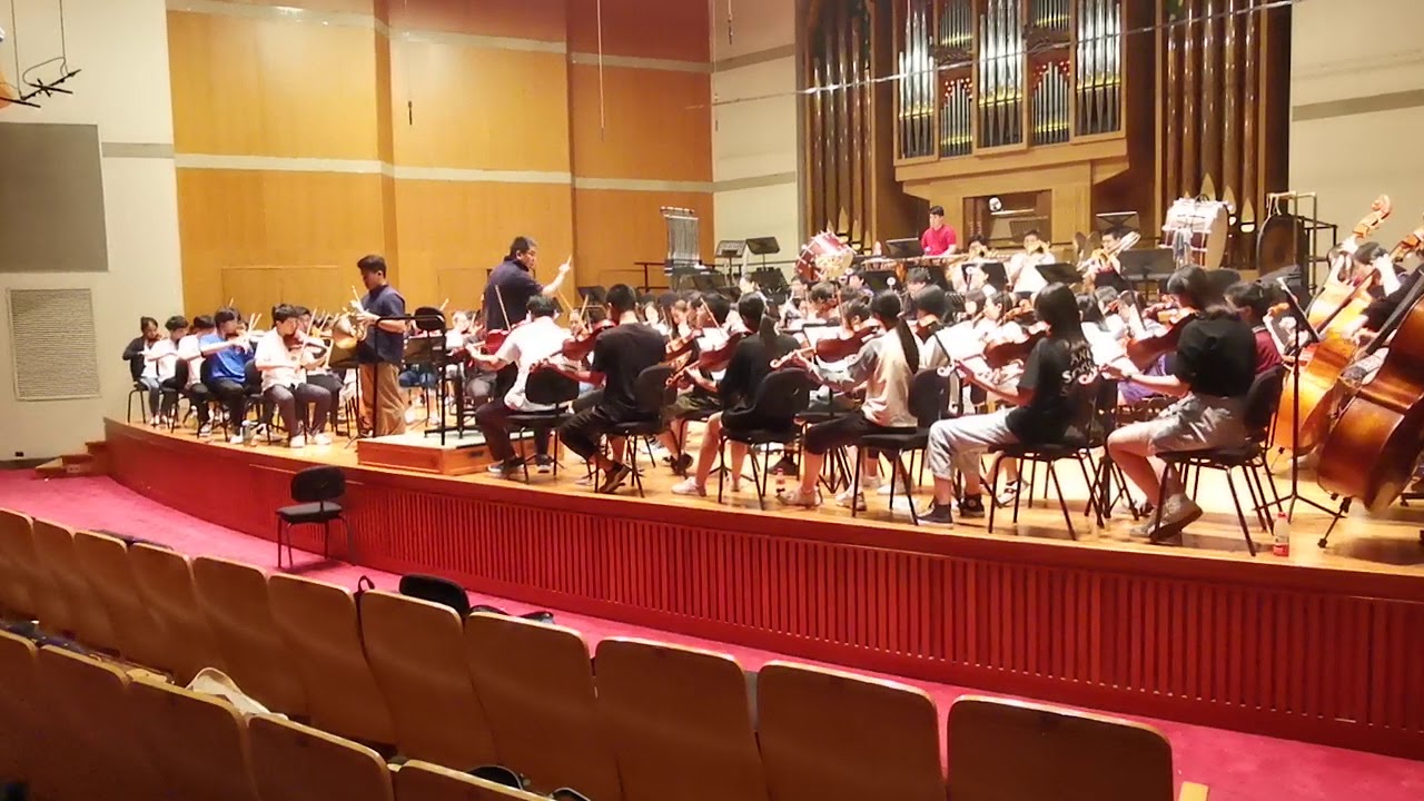 Zeng Yun is rehearsing Saint-Saens Concert piece