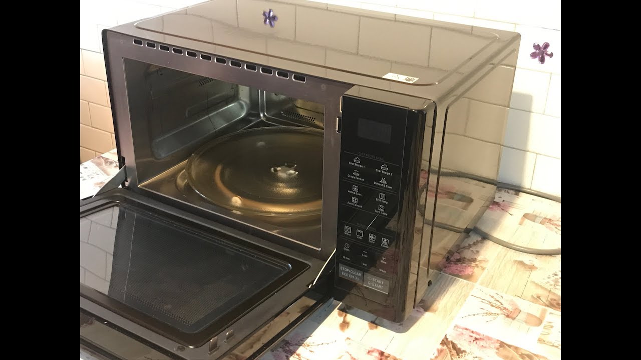 Come sostituire la lampadina bruciata del forno a microonde.