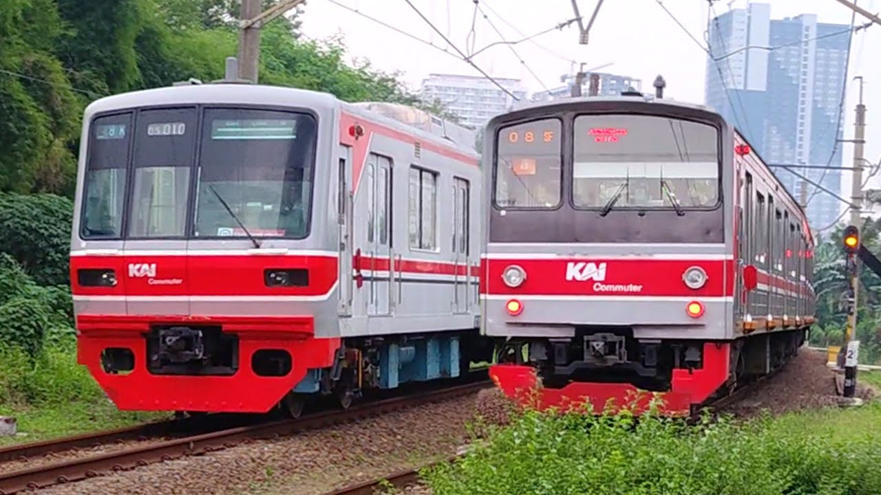 Kumpulan Kereta KRL Commuter Line TERBARU di Stasiun Pondok Cina DEPOK : Ada JR 205 dan TM 05 Series