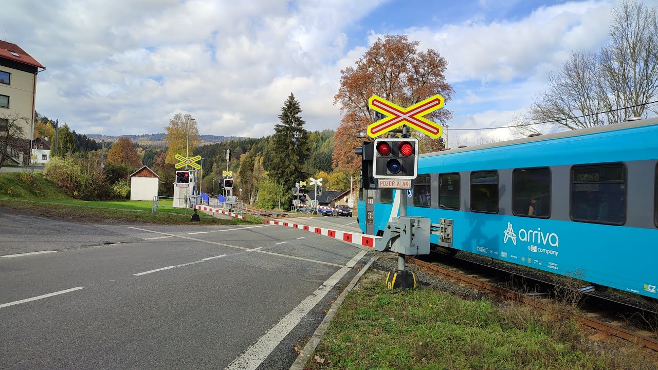 Železniční přejezd AŽD 97 P 5493 Plavy 26.10.2022 Czech railroad crossing.