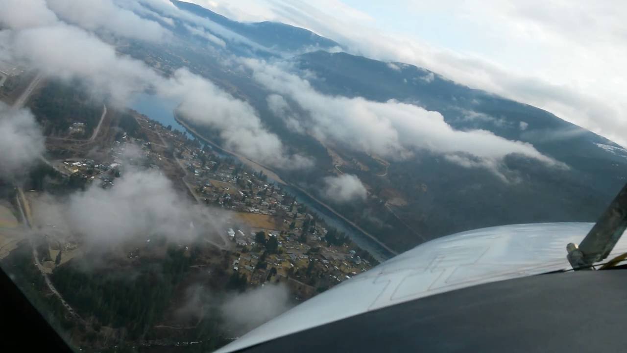 Castlegar Airport B.C. | Metroliner SW3 | Approach | Flying Around Clouds | CYCG |