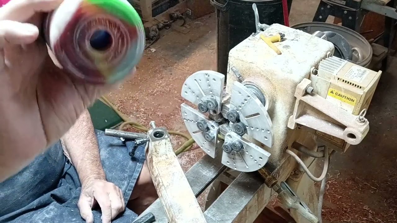 Turning epoxy spheres with a Twist