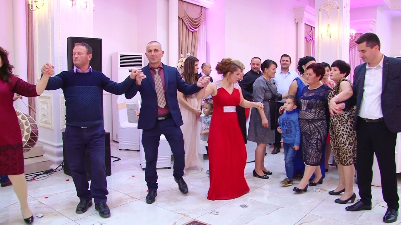 Kolazh Vallesh Dasma Pogradecare Paola & Rediol