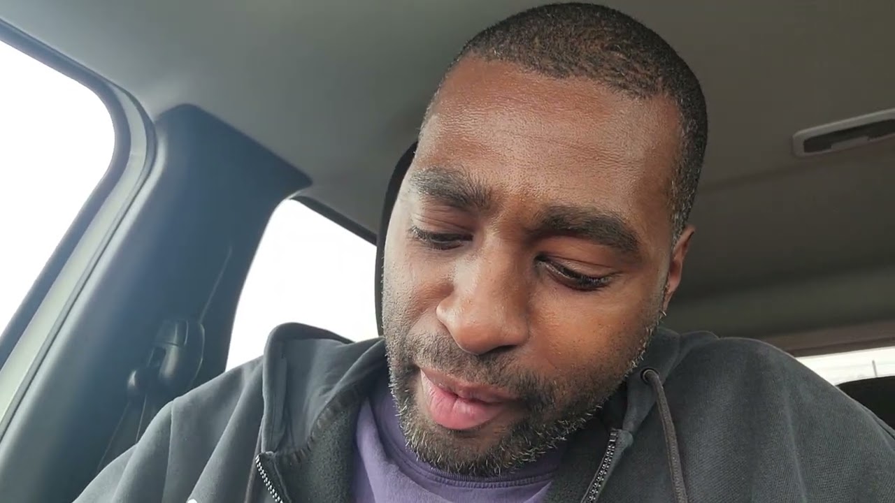 Chick Fil A Delux Chicken Sandwich Review 7 out of 10