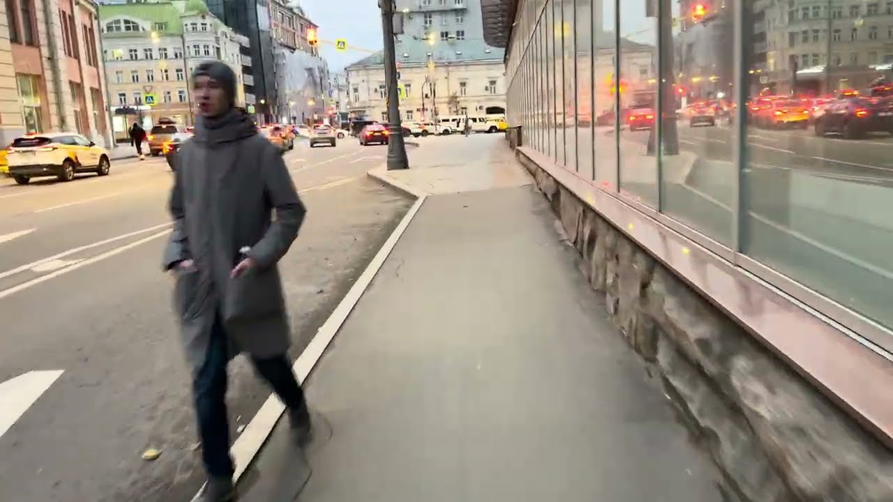 POV Electric Scooter Ride in central Moscow &mdash; from Komsomolskaya to Kitay-gorod | 4K 60FPS