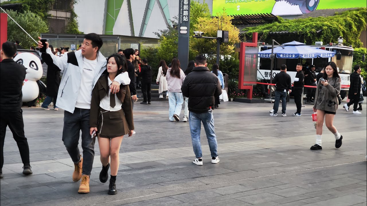 4KHDR|Walk in Chunxi Road（春熙路） in Chengdu [Pocket 3]|Relaxing urban ambient sound|China walkingtour