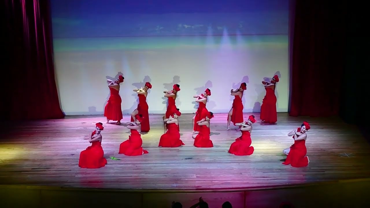 RUAHINE DANZAS POLINESIAS EN GALA MAOHI PARATAITO 2022
