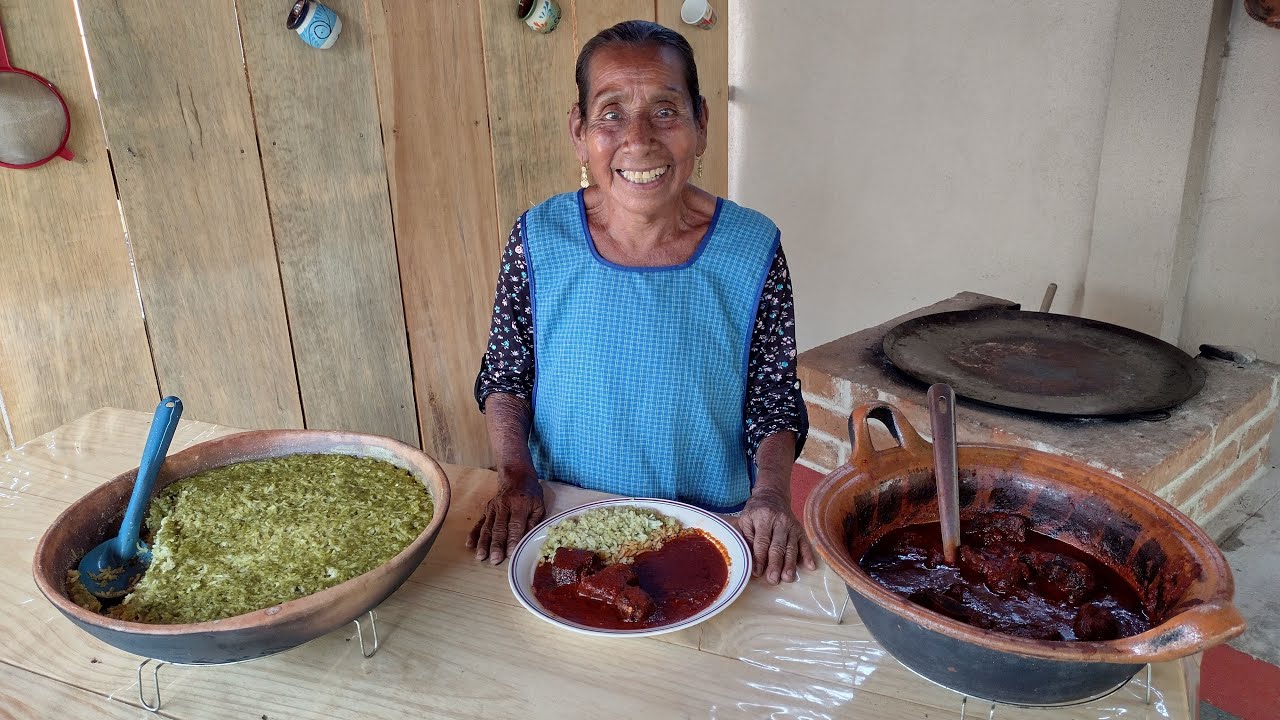 SABROSO MOLE DE RES Y ARROZ VERDE | DOÑA LUPITA