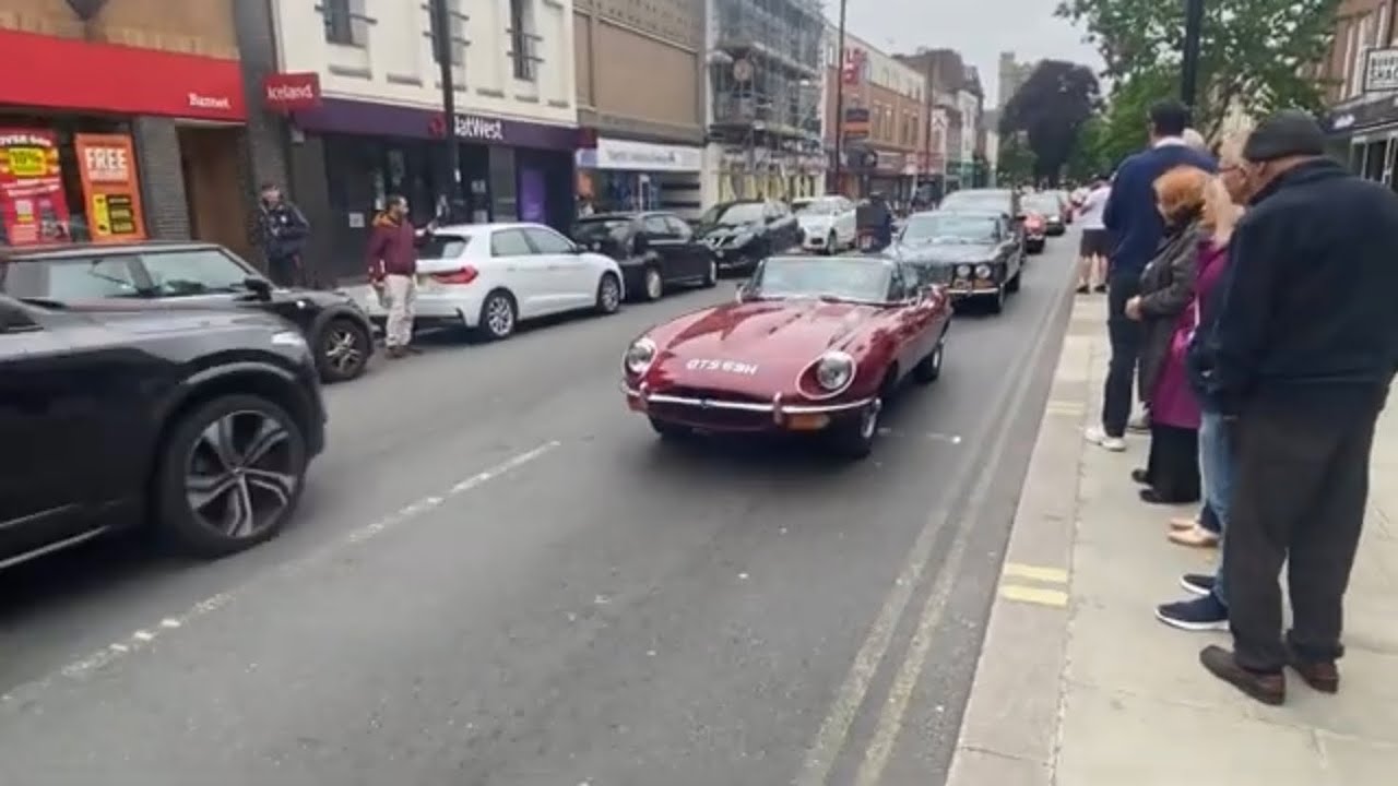 2025 BARNET CLASSIC CAR SHOW PARADE. North London