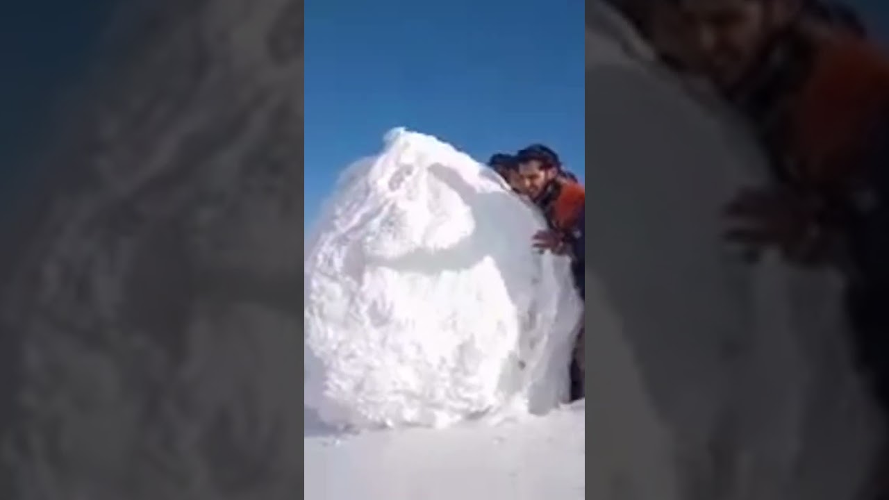 k2 K2 K2 Barfani K2 #snowfall #snowathegolden #baghazadkashmir #snowbunny