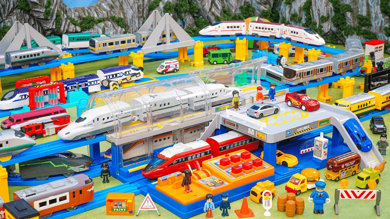 Plarail Shinkansen ☆ Construction Large 2-level Station With Big Dome Roof & Pedestrian Overpass 🚉