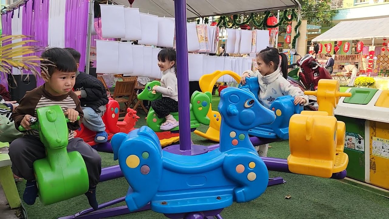Bé Chơi Đu Quay, Cầu Trượt | Khám Phá Nhiều Động Vật Dễ Thương