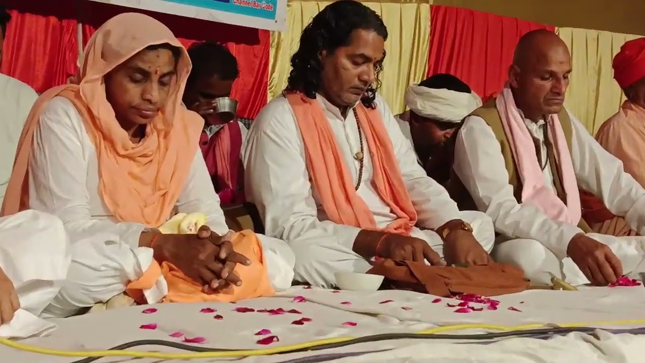 चरण में नमो गुरु देव गोशाई, सत्संग रामरतन जी घर पर वजीतपुरा कटिया पंजाब से स्वंर श्री पुनम दास जी।