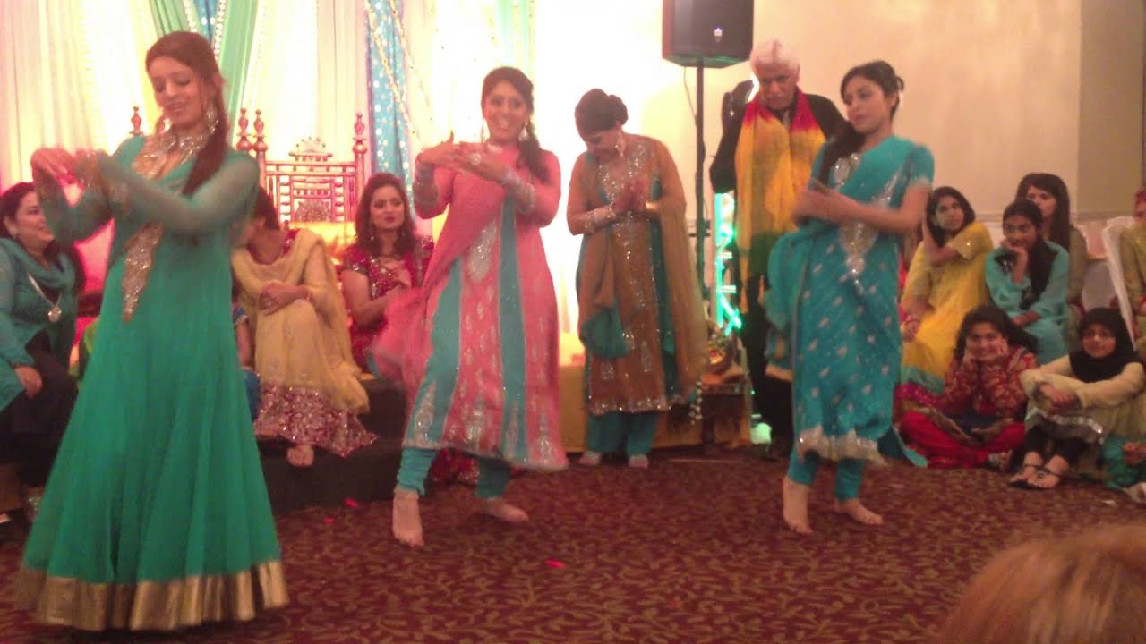 Feryaal and Qasim's Mehndi Dance