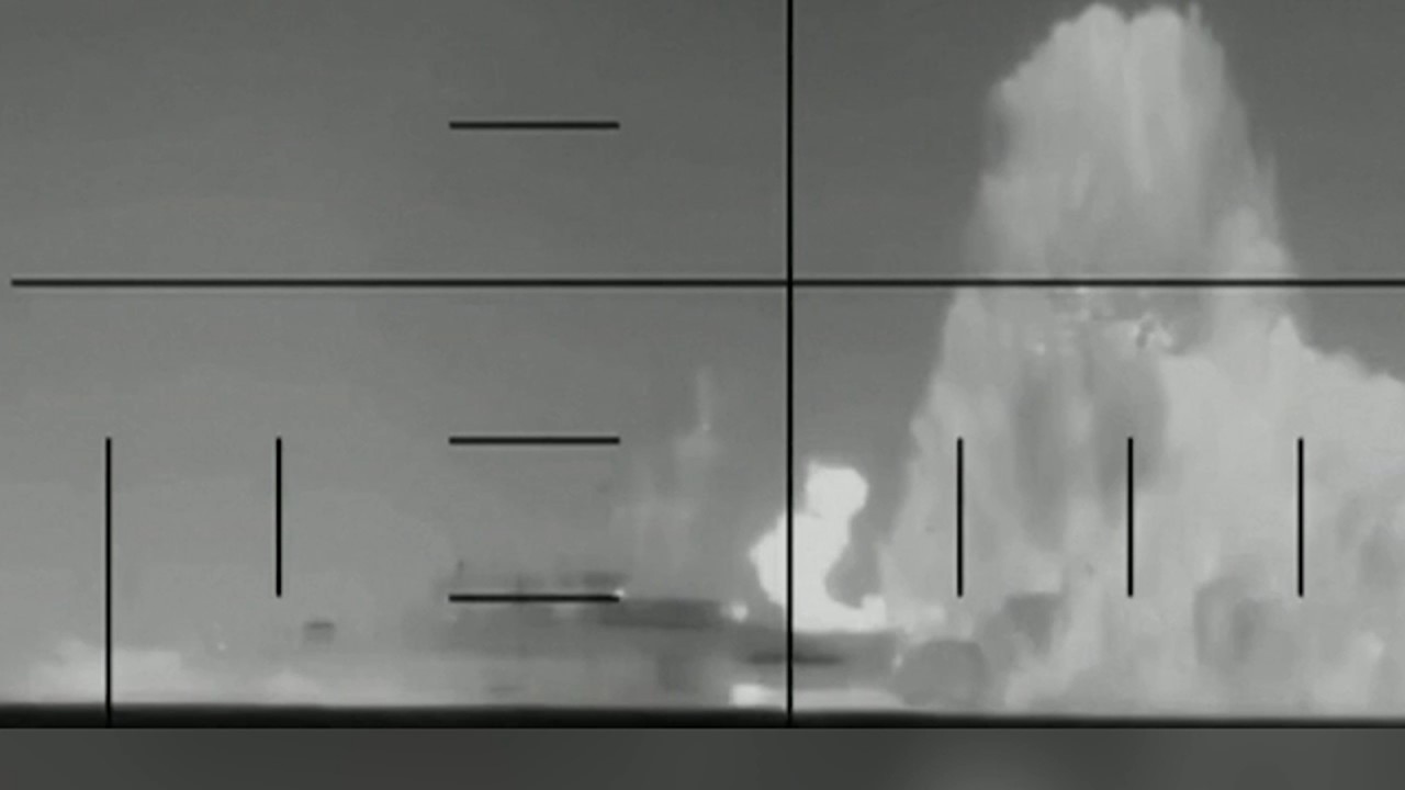 US submarine torpedoes Iranian warship in Indian Ocean