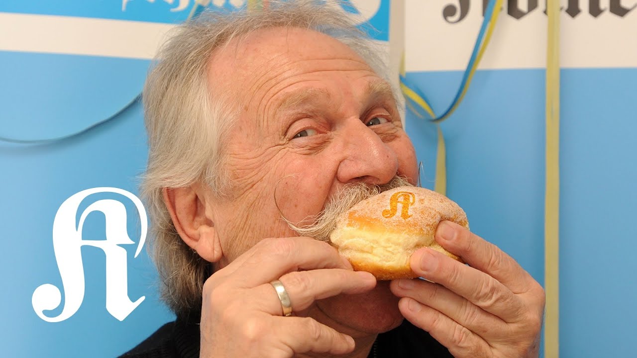 H&ouml;hner-Frontmann Henning Krautmacher k&uuml;rt besten Berliner in Rhein-Erft