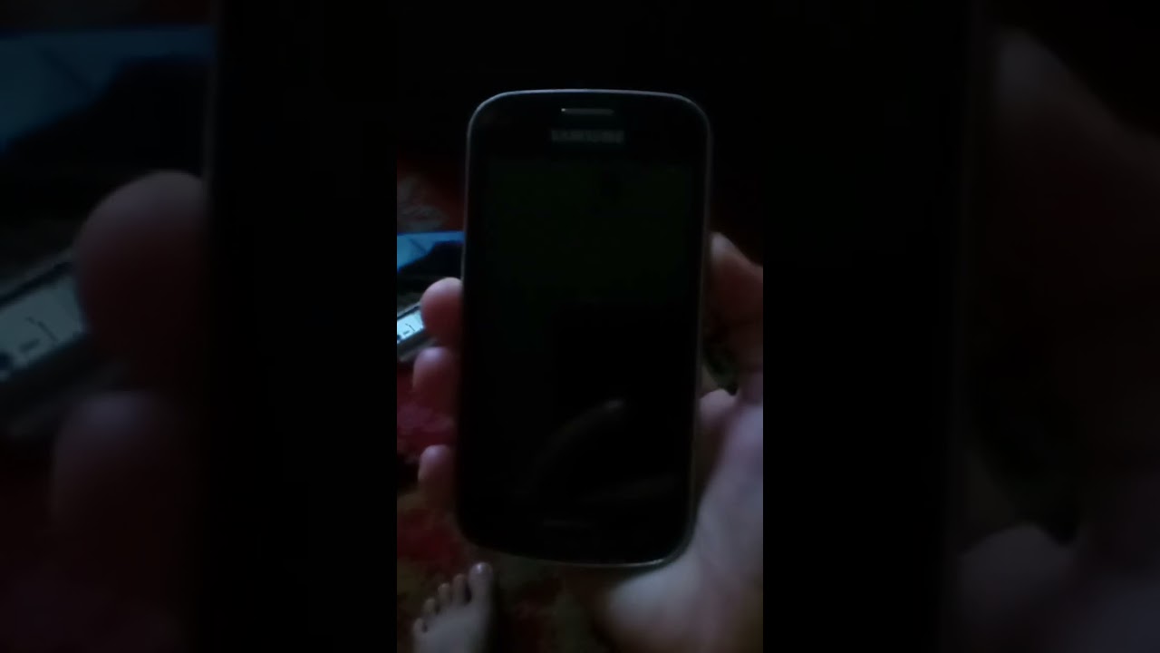 Включил Samsung GT-S7390.