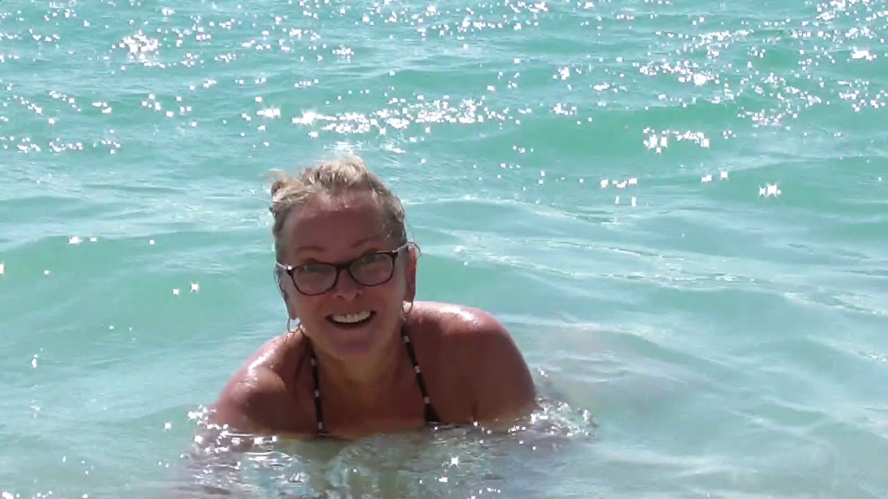 Co się stało na plaży w Sarandzie? Morze nie do poznania