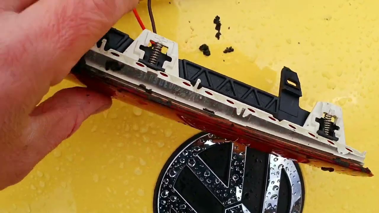 How To Replace VW Beetle Third Brake Light