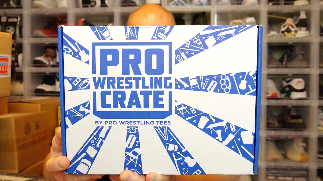 Opening the August 2022 PRO WRESTLING CRATE Mystery Box + Hart Foundation & MORE!