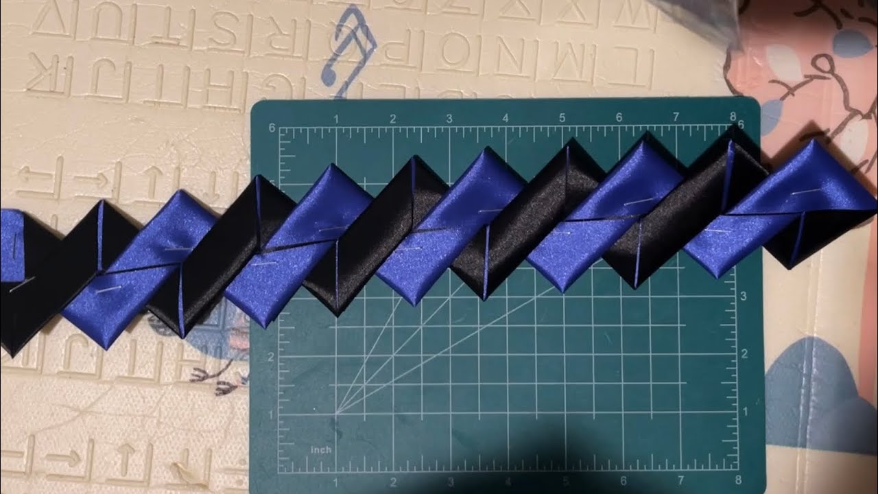 Lightning bolt￼ spirit chain tutorial Homecoming mum