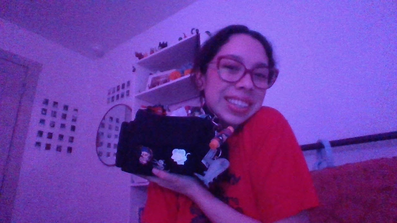 whats in my purse asmr!