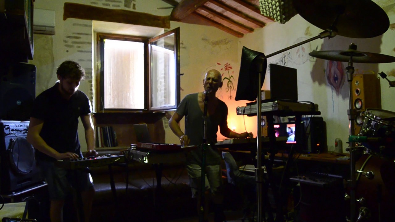 Porneia VOODOO - Sexy Slave - spazio video #elettritv Casale elettrico