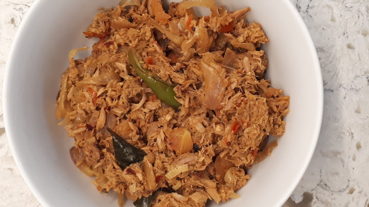 Easy spicy tuna stir fry / sambol (ටින් මාලු සම්බෝල)