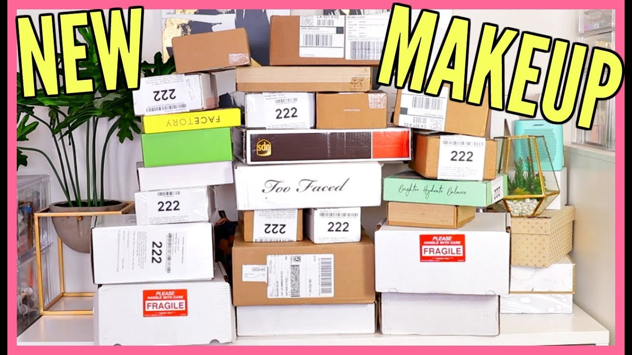 HUGE PR UNBOXING 2018 | FREE STUFF BEAUTY GURUS GET