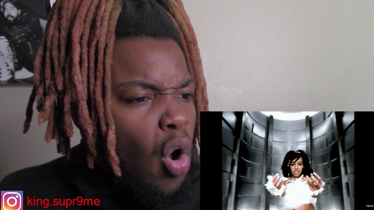 FIRST TIME HEARING TLC - No Scrubs (Official Video) (REACTION)