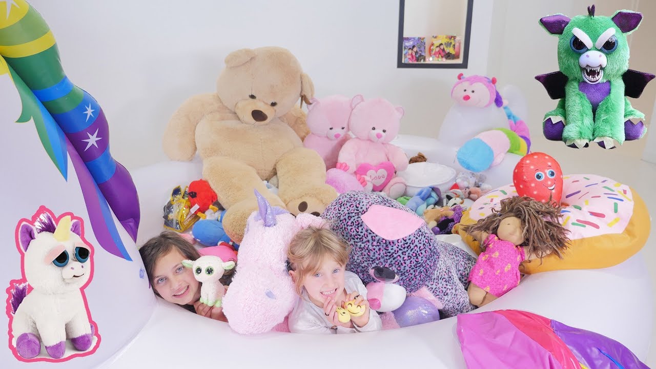 UNE LICORNE REMPLIE DE PELUCHES ! • ON VOUS PRÉSENTE TOUTES NOS PELUCHES - RECORD DU MONDE