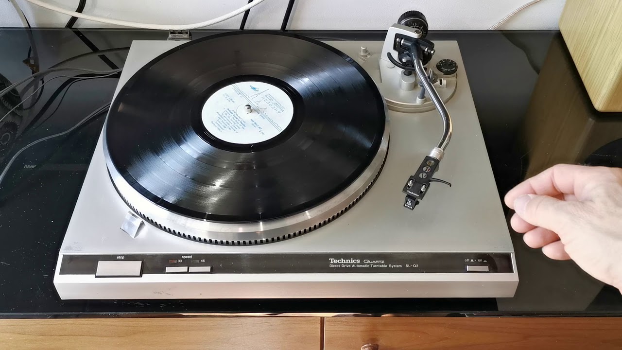 Technics SL-Q2 Semi-Automatic Quartz-Locked Direct-Drive Turntable (Made in Japan 1979-1981)