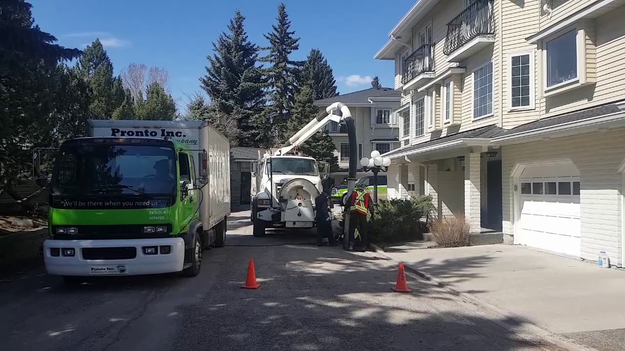 Calgary Sewer Manhole Flush Truck