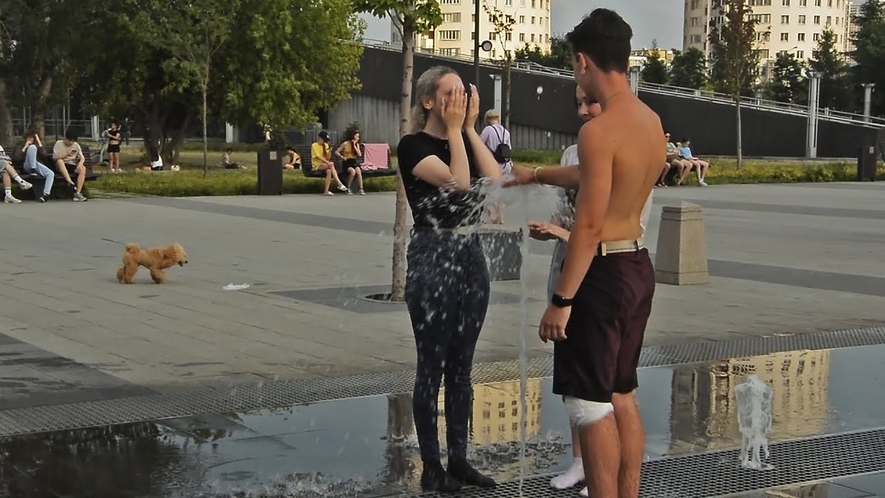 Girls and a fountain, or Wet jeans and T-shirts-4! / Девушки и фонтан, или Мокрые джинсы и майки-4!