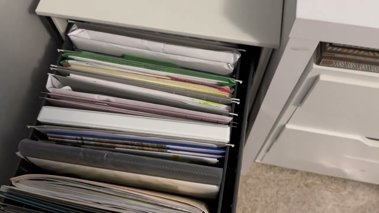 Demo of this sleek and functional DEVAISE 2-drawer mobile file cabinet