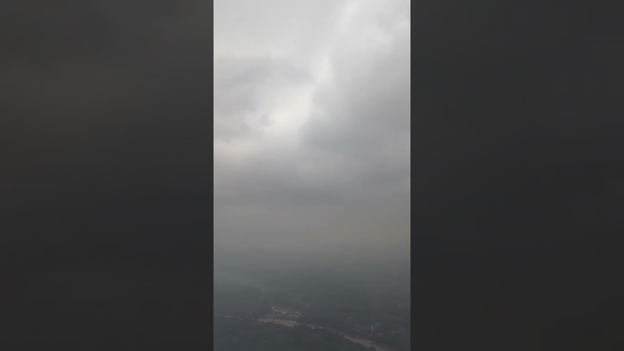 10 minutes landing to surat thani airport.  there was a massive thick cloud we were riding through