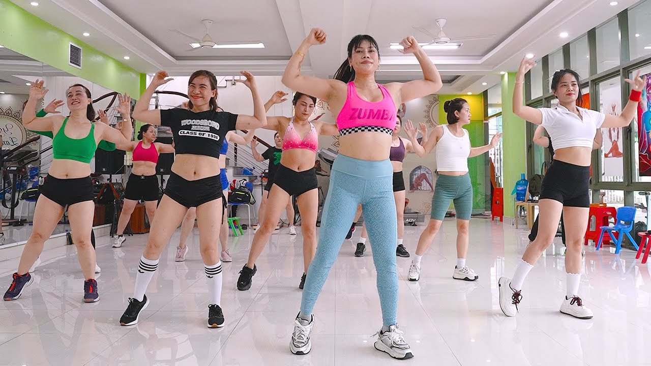 28 Minute Dance Workout At Home | Exercise To Lose Weight FAST | Zumba Class
