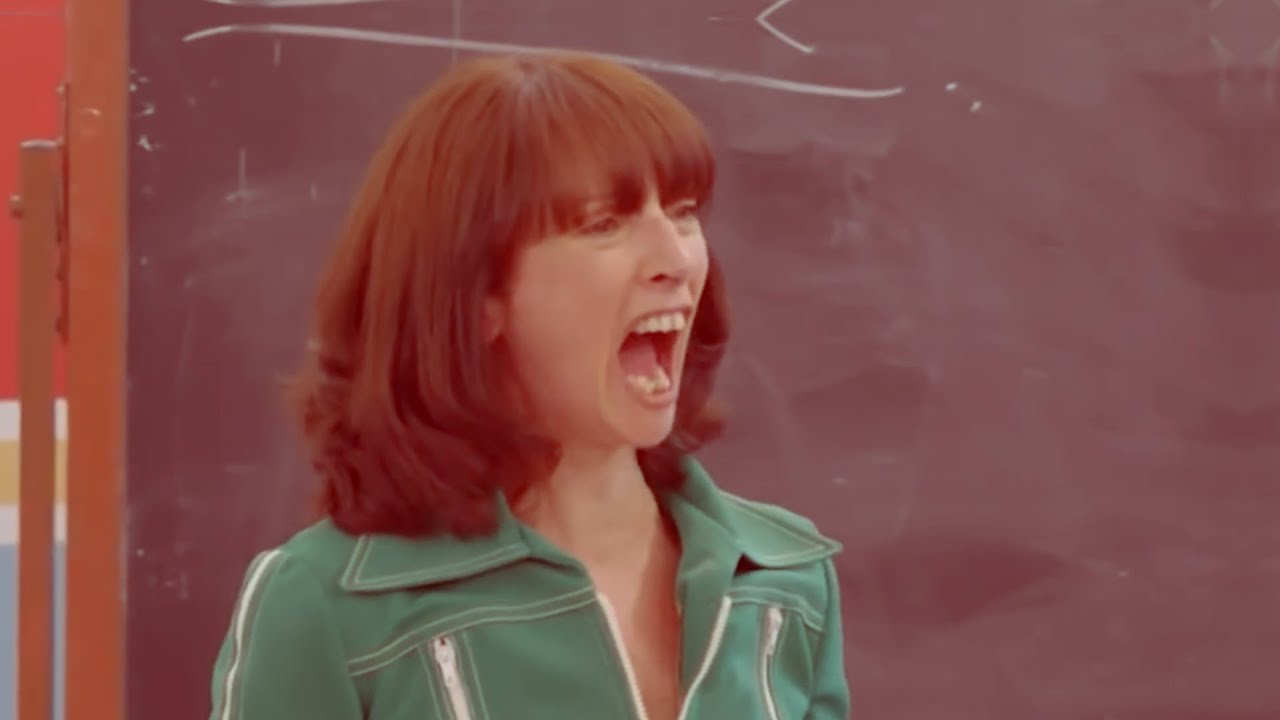 YTP - Il Collegio trema di terrore con la Petolicchio