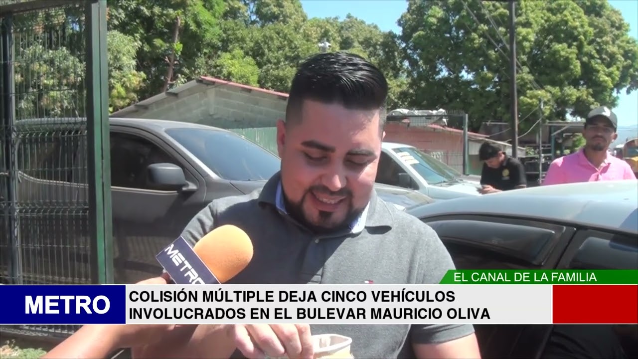 COLISIÓN MÚLTIPLE DEJA CINCO VEHÍCULOS INVOLUCRADOS EN EL BULEVAR MAURICIO OLIVA