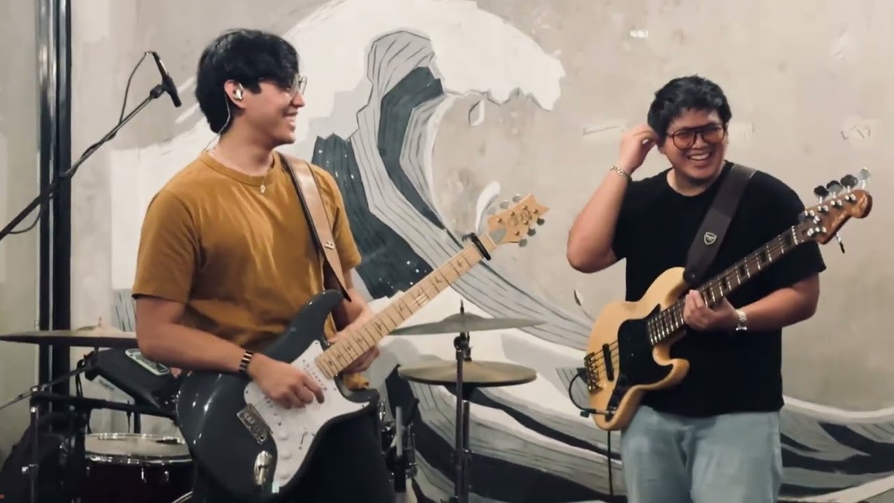 Bitin - Over October ( Live at Jess & Pat’s Angela Ken x Over October Back-To-Back Intimate Gig)