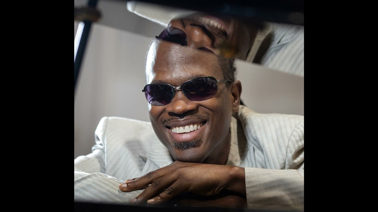 Neville peter sings ￼I Bow #AdventistHymns #PraiseAndWorship #ChristianMusic 
