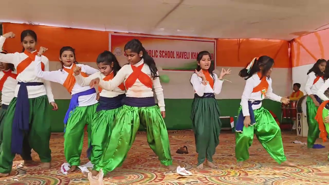 Group Dance by Class 4th students