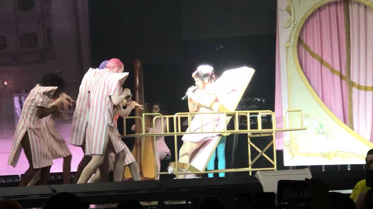 Melanie Martinez - Nurse’s Office (K-12 TOUR in Toronto)