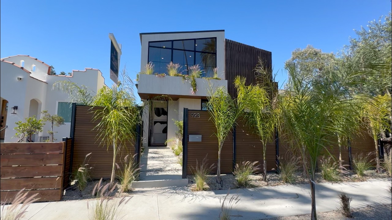 VENICE  - Home of the Week by Karma Auger